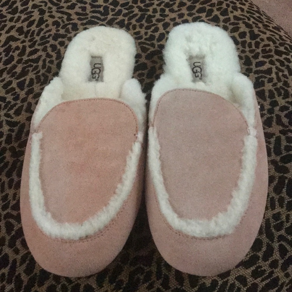 Authentic UGG Lane Slippers